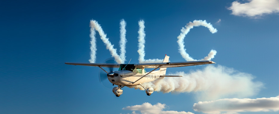 Acrobacias e escrita aérea para campanha de marketing de alto impacto.